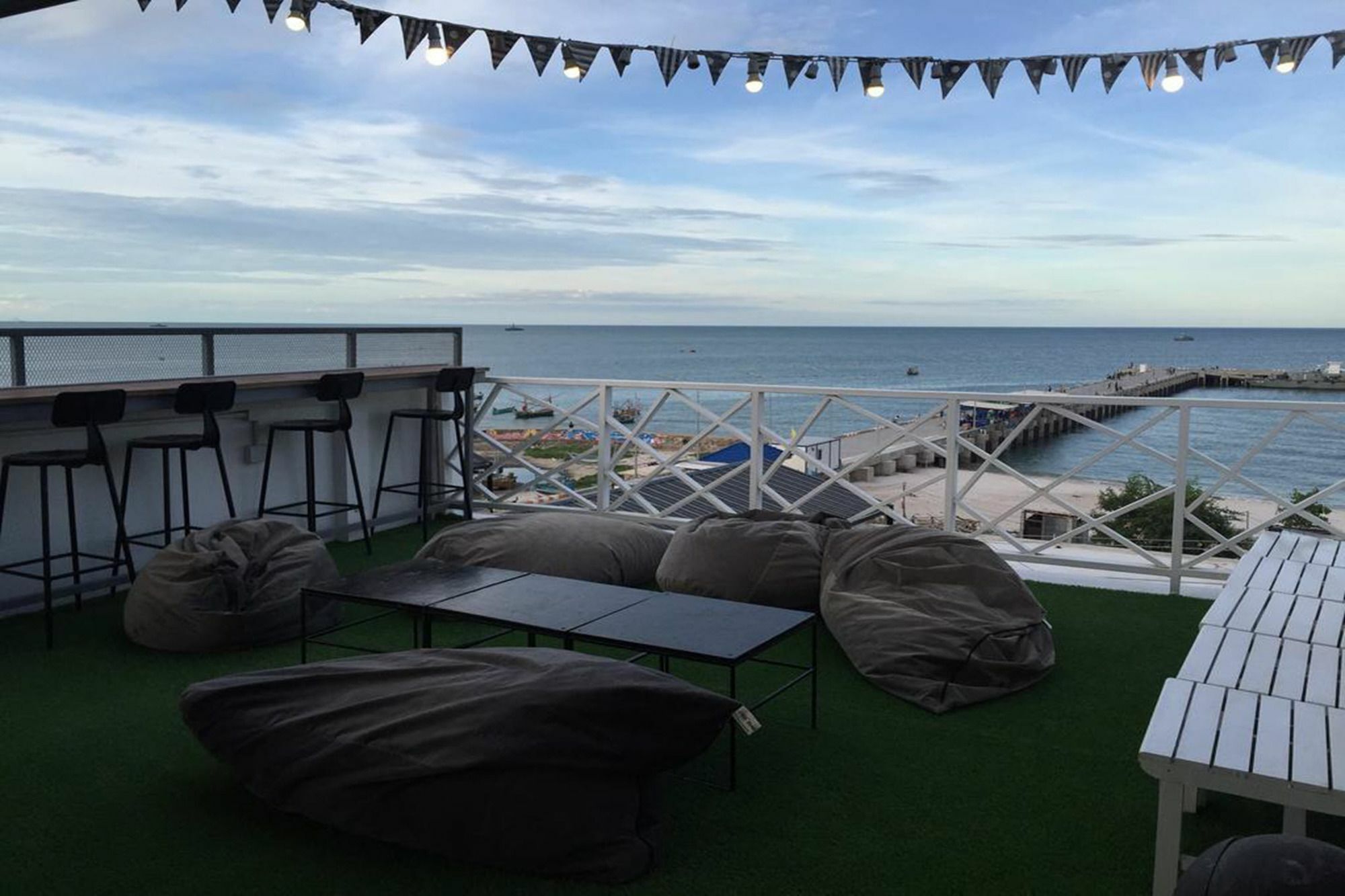 Jetty Huahin Hostel Exterior photo